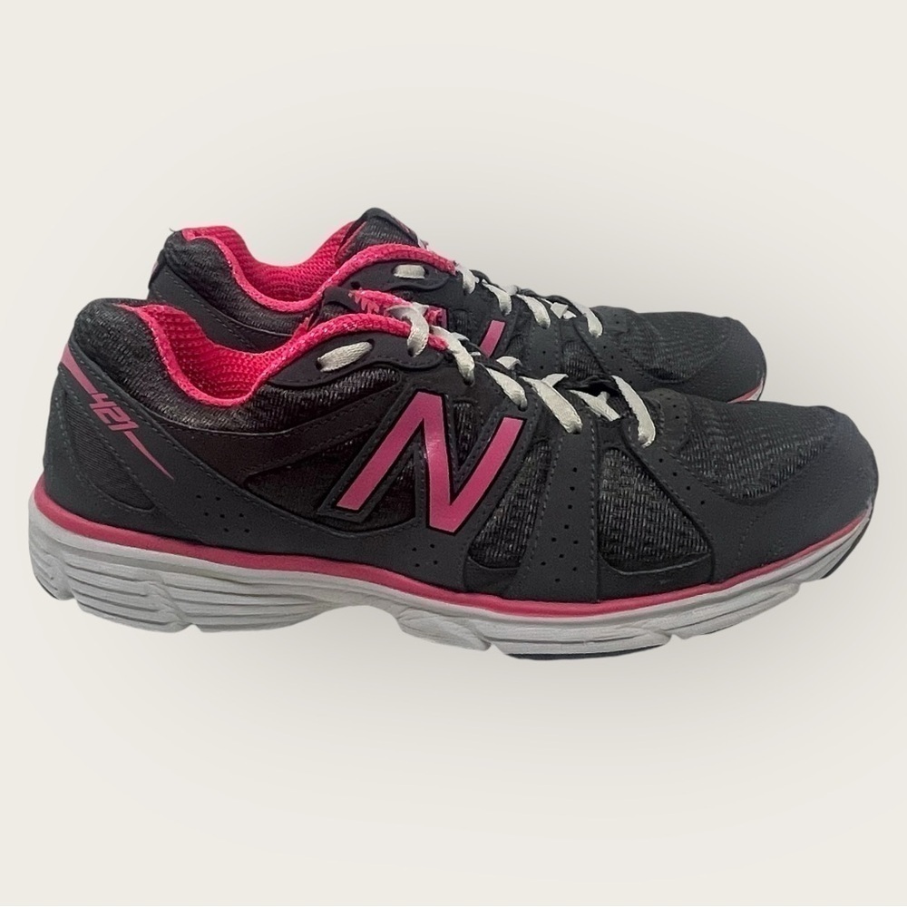 Women’s New Balance 421 size 11